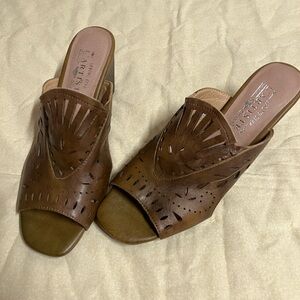 Earth Women's Tan Leather Mules